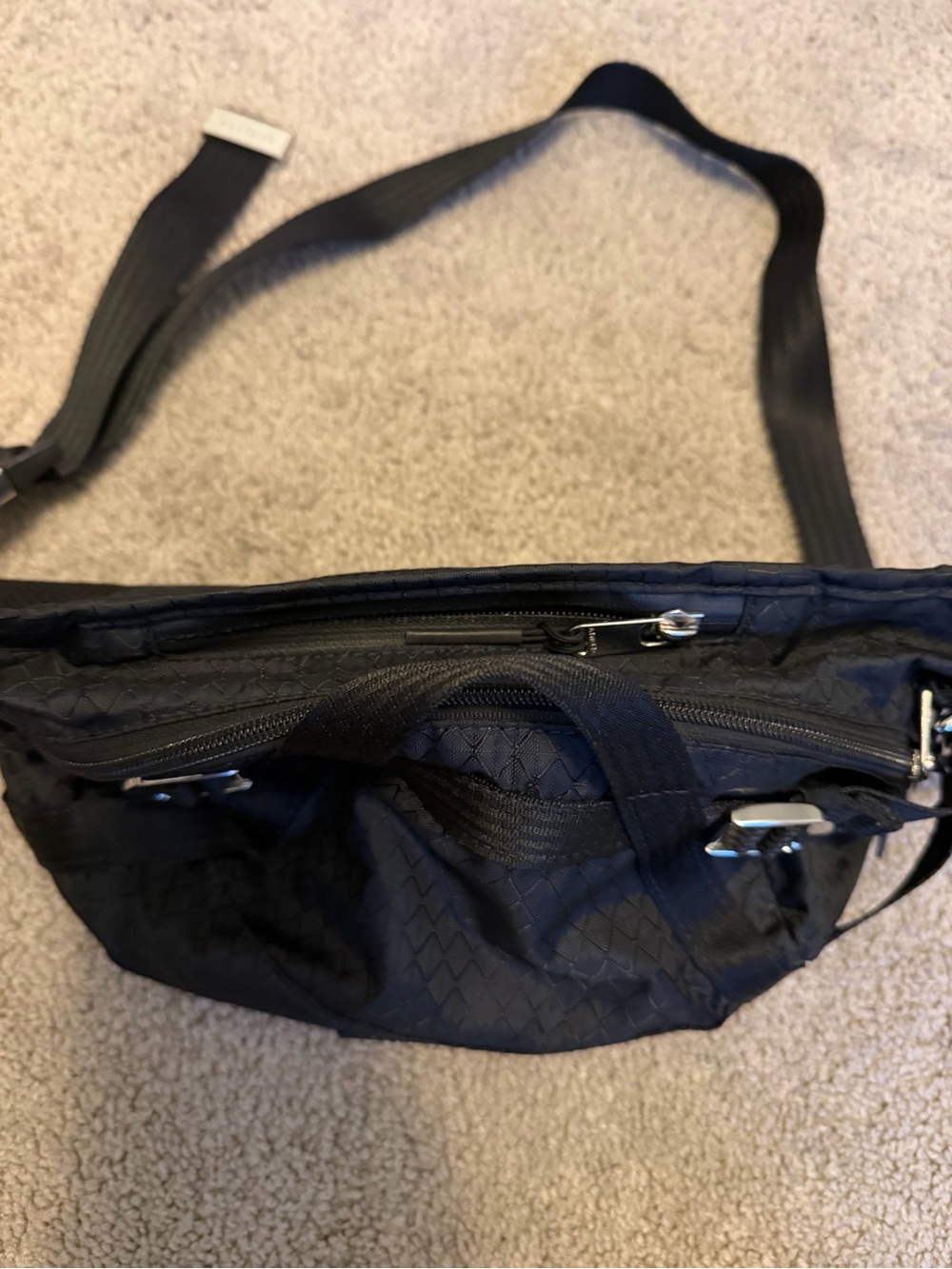 Athleta belt bag black and silver like new - Picture 5 of 6